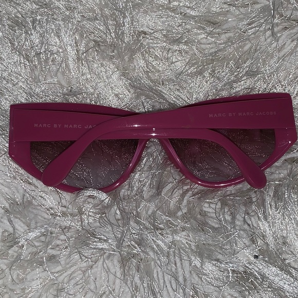 AUTHENTIC Marc Jacobs fuchsia Sunglasses - Picture 3 of 6